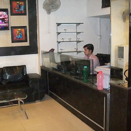 Hotel Milan Continental Delhi  Esterno foto