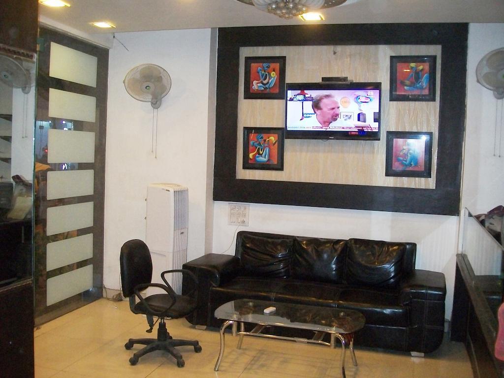 Hotel Milan Continental Delhi  Esterno foto